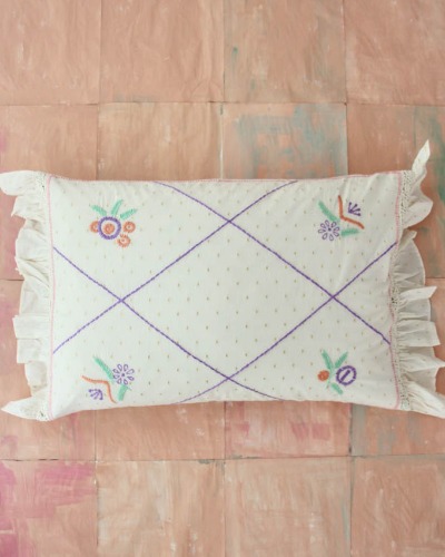 Pillow case with lace and embroidery_gold dot_S22PCGD3
