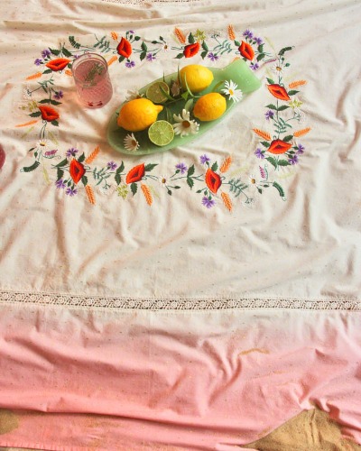 Dip dye table cloth with embroidery_pink dot_S22TCGD