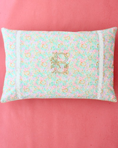 EMBROIDERED CUSHION CASE (WITHOUT CUSHION)_Garden pastel print_N22-SS23