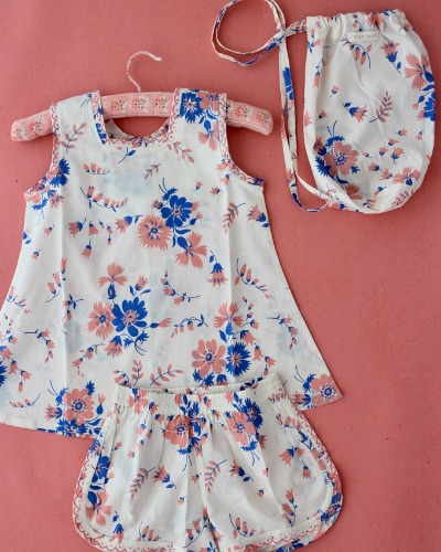 TOP AND SHORT SET WITH POUCH_Bouquet blue rose print_N28-SS23
